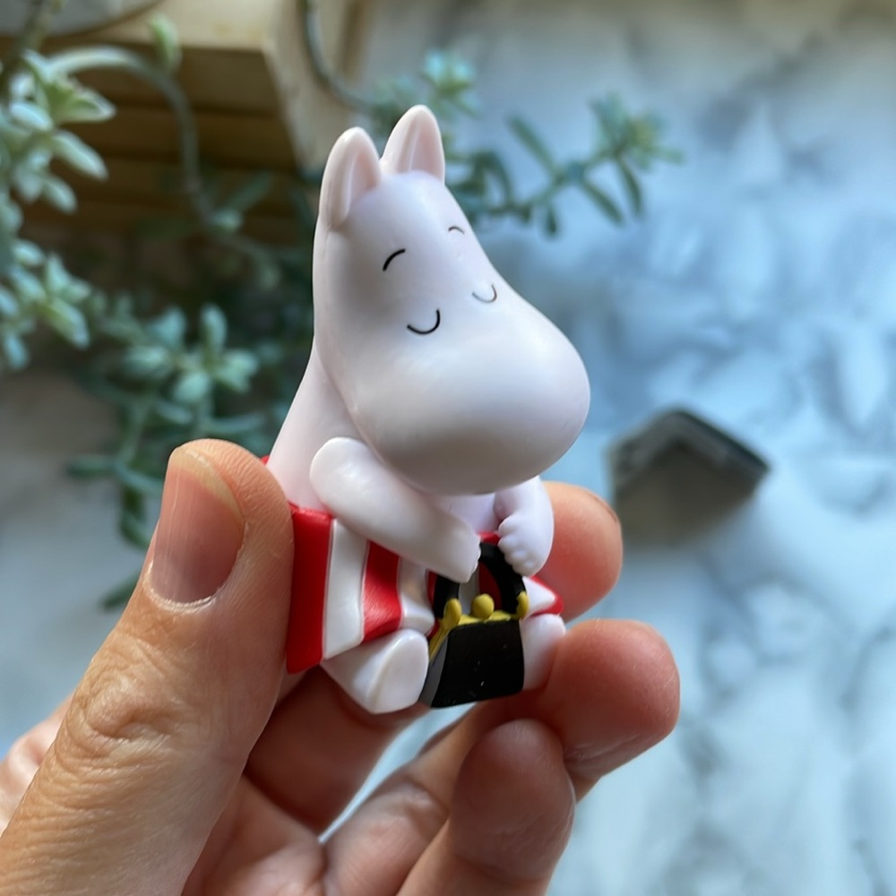 Moomin Japan gachapon toy figure.